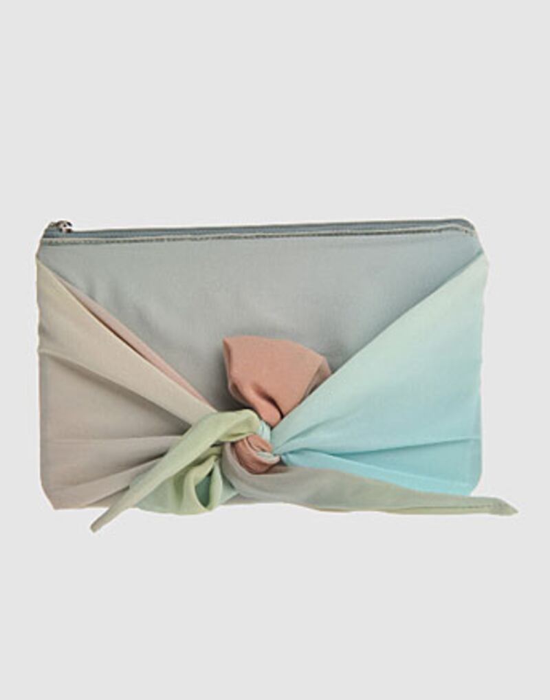 galleries/2009/05/26/the-luxury-e-tail-boom/e-retail---yoox-4_yrsgfm