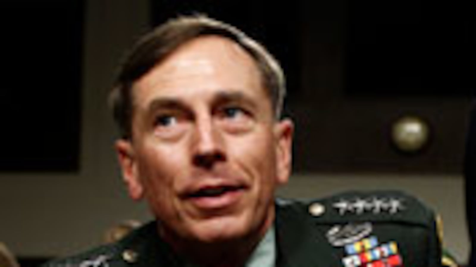 articles/2010/06/29/obama-now-political-hostage-to-general-petraeus/varadarajan-petraeus_qbnloi
