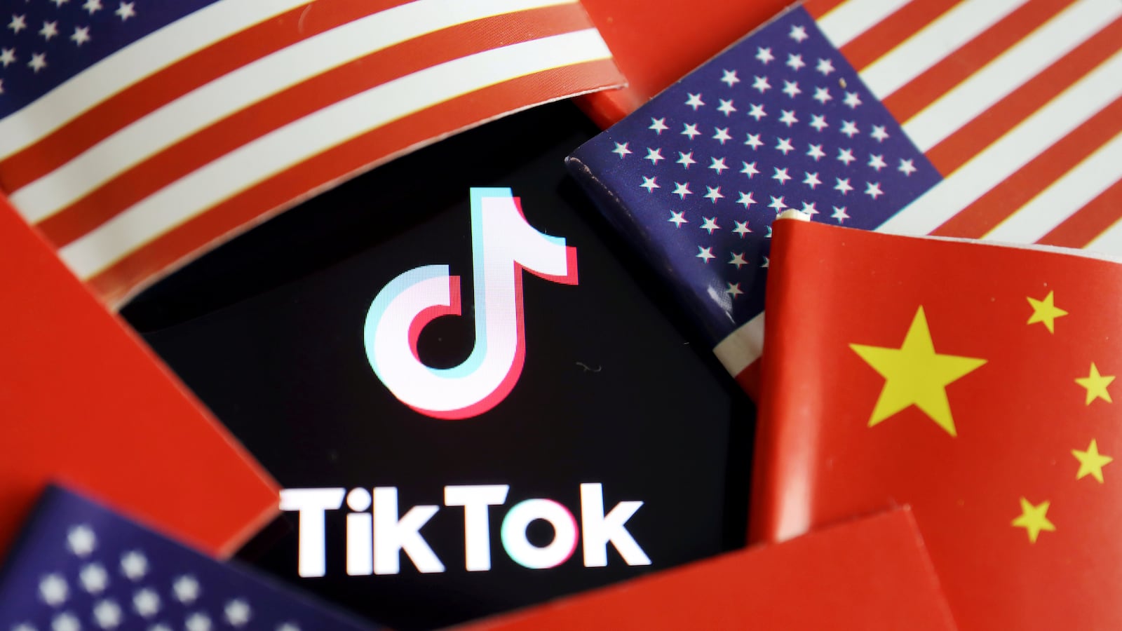 2020-08-24T163219Z_1580171613_RC2GKI9BS2R5_RTRMADP_3_USA-CHINA-TIKTOK-LAWSUIT_bqbo6w