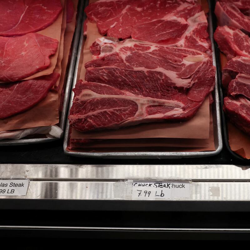 2022-08-08T211941Z_646455953_RC2KSV9RY4NN_RTRMADP_3_USA-MEAT-PRICES_eyyuns