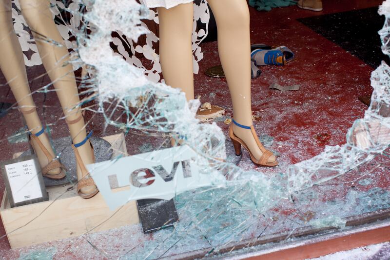 galleries/2013/05/31/occupy-istanbul-errupts-in-violence-photos/130601-turkey-day2-04_ctjkqq