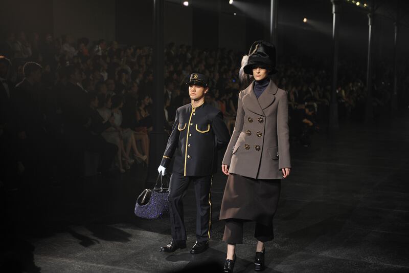 galleries/2013/10/03/marc-jacobs-s-9-greatest-hits-at-louis-vuitton-photos/louis-vuitton-hits-6_hpjhi9