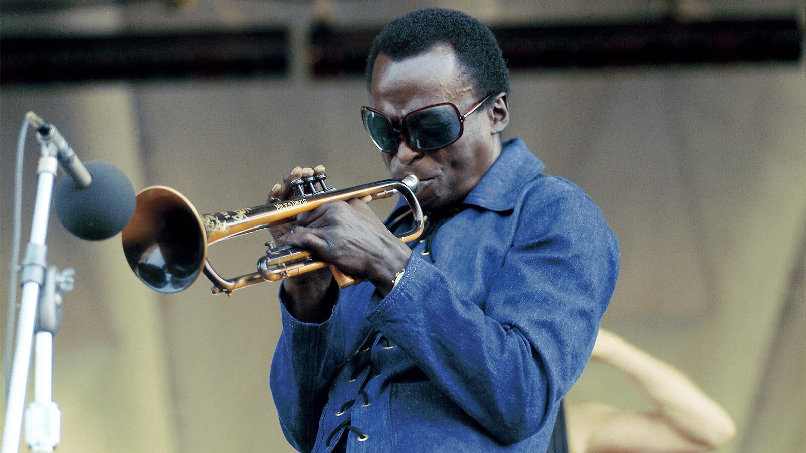 articles/2015/06/23/exclusive-unreleased-miles-davis-track/150622-joiner-miles-davis-tease_lqr2jk