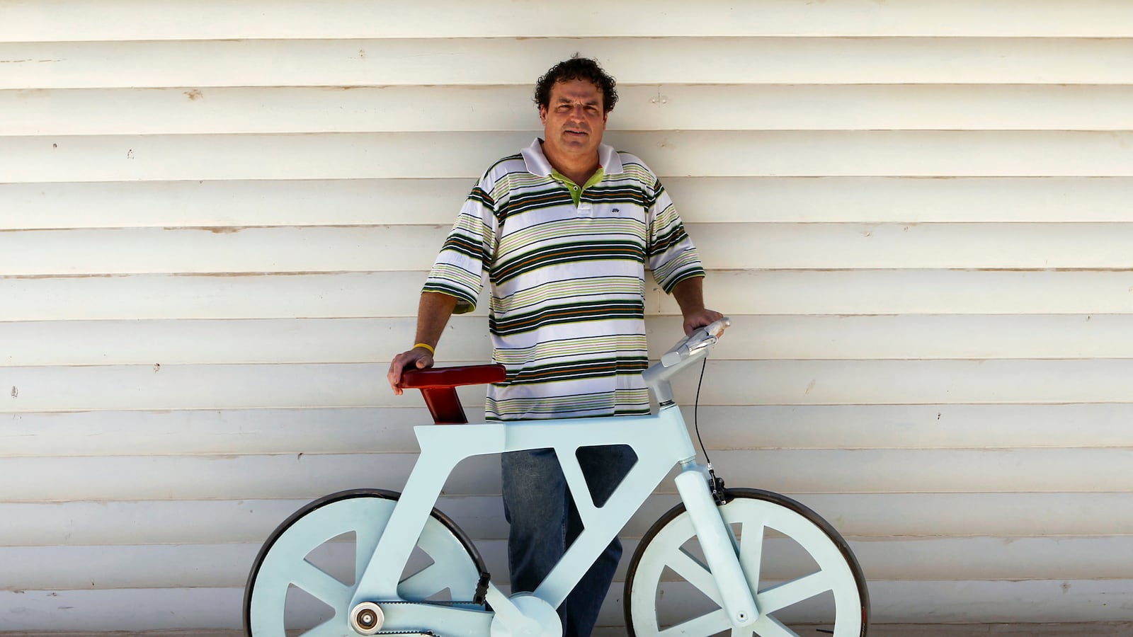 articles/2013/06/27/israeli-inventor-builds-cardboard-bikes/130626-ferguson-bike-tease_xltnty