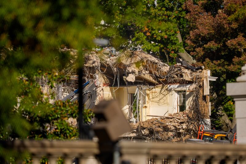 WASHINGTON, DC - OCTOBER 22: The facade of the East Wing of the White House is demolished by work crews on October 22, 2025 in Washington, DC. The demolition is part of U.S. President Donald Trump's plan to build a ballroom reportedly costing $250 million on the eastern side of the White House. (Photo by Andrew Harnik/Getty Images)
