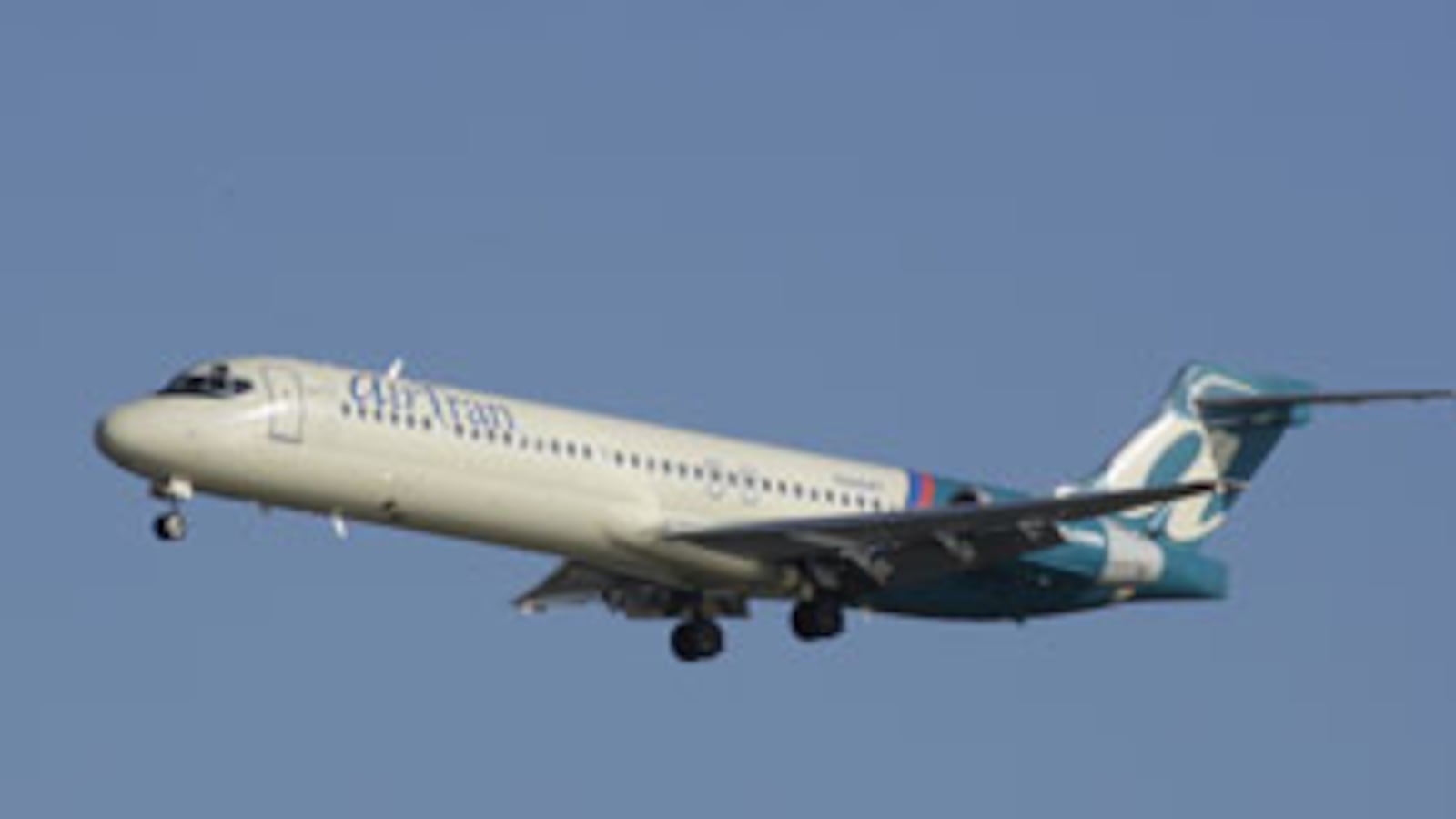 cheats/2010/01/08/unruly-passengers-divert-plane-courses/unruly-passengers-plague-skies_n7dvxn
