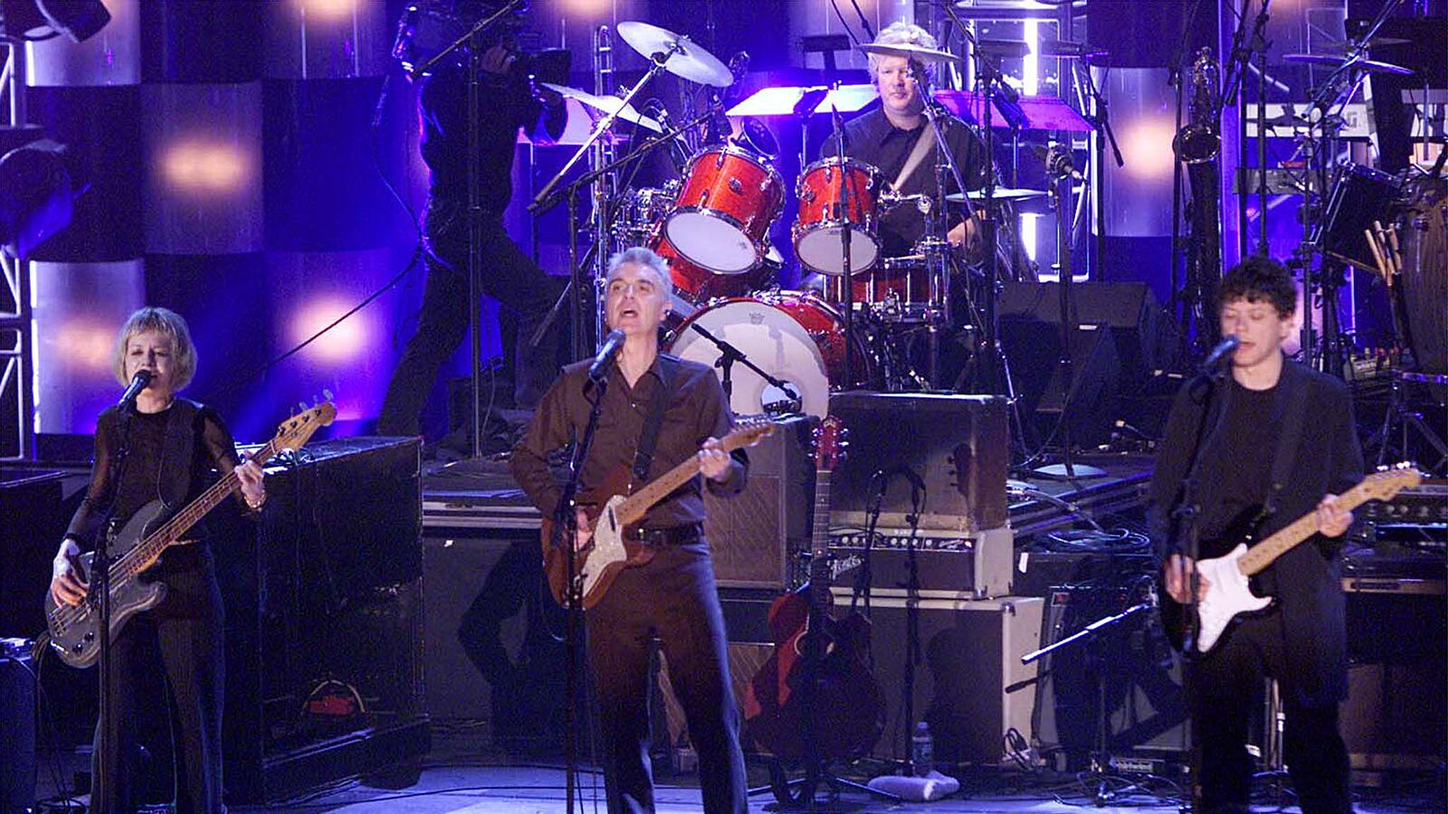 2002-03-18T120000Z_811107995_PBEAHUKTJBX_RTRMADP_3_TALKING-HEADS_wzzmb7