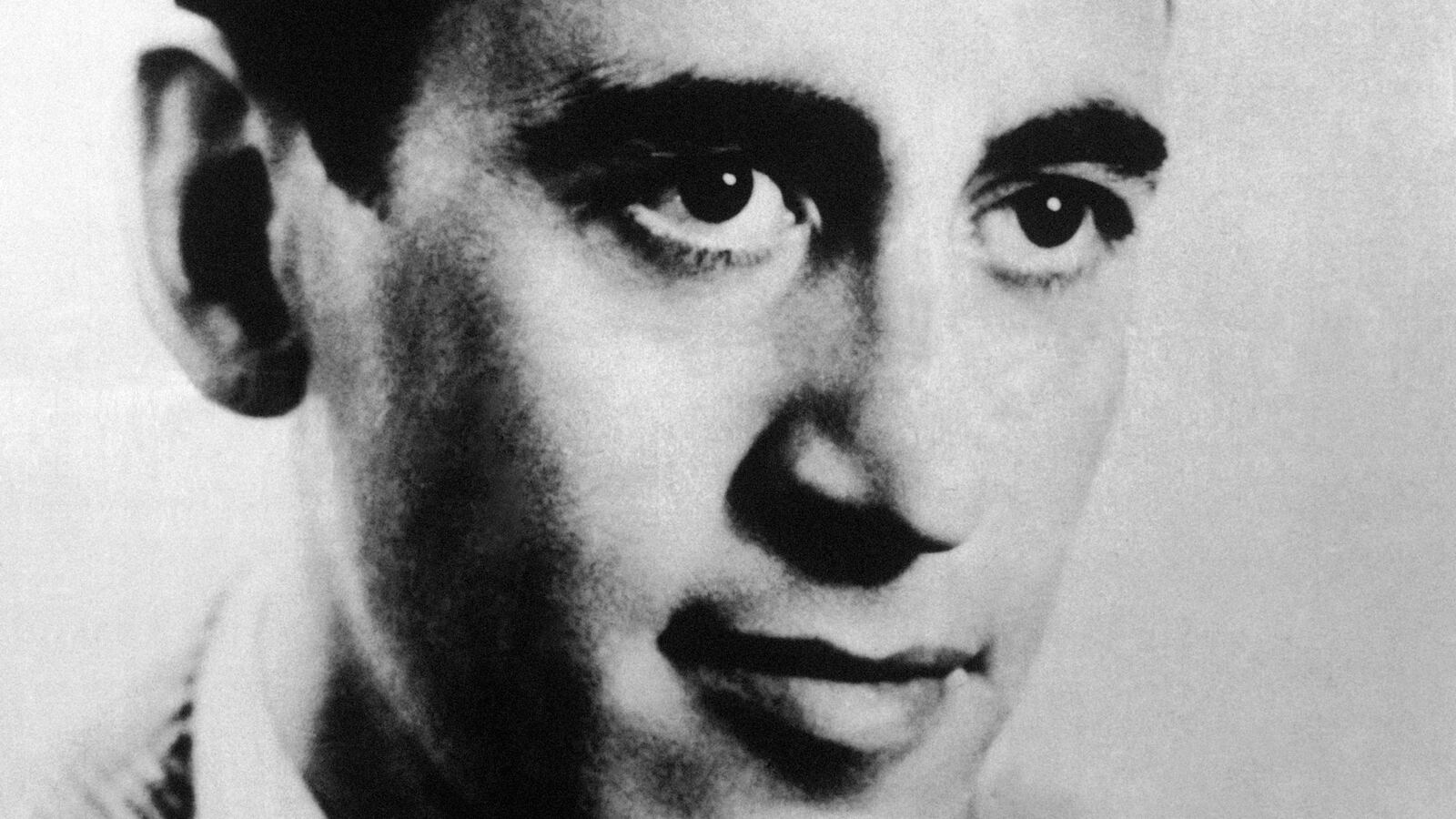 articles/2013/12/09/when-salinger-spoke-out-a-rare-1959-public-letter-against-life-in-prison/131209-mills-salinger_lm2g6t