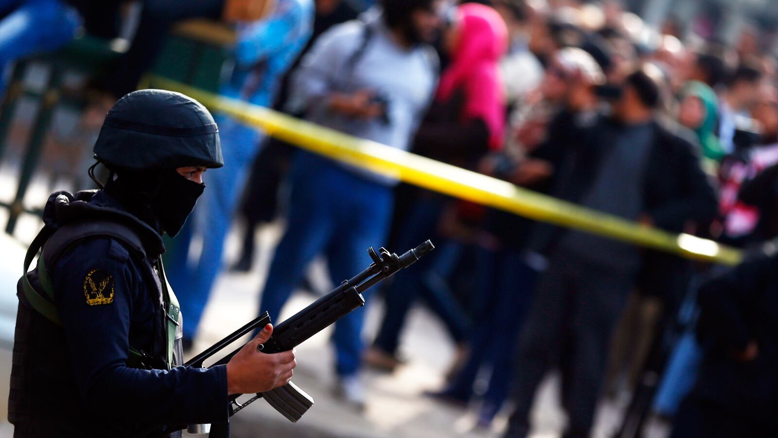 articles/2015/06/10/security-guard-at-u-s-embassy-in-egypt-arrested-as-a-terrorist/150610-dettmer-egypt-tease_xnmxwb