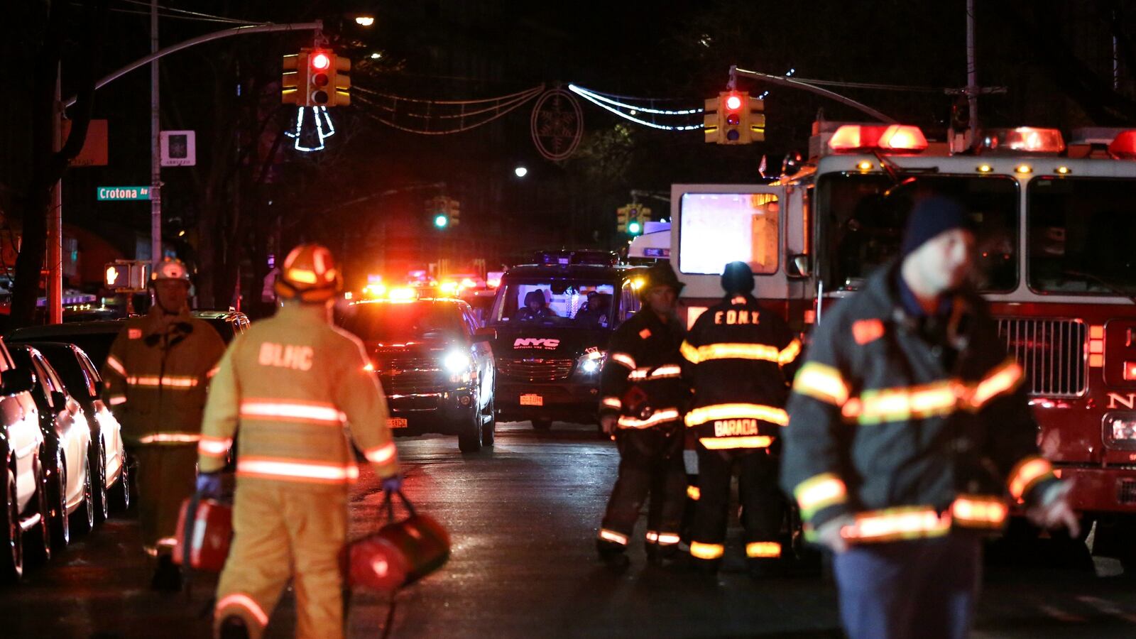 171228-bronx-fire-rapidly-spread-cheat_bozeys