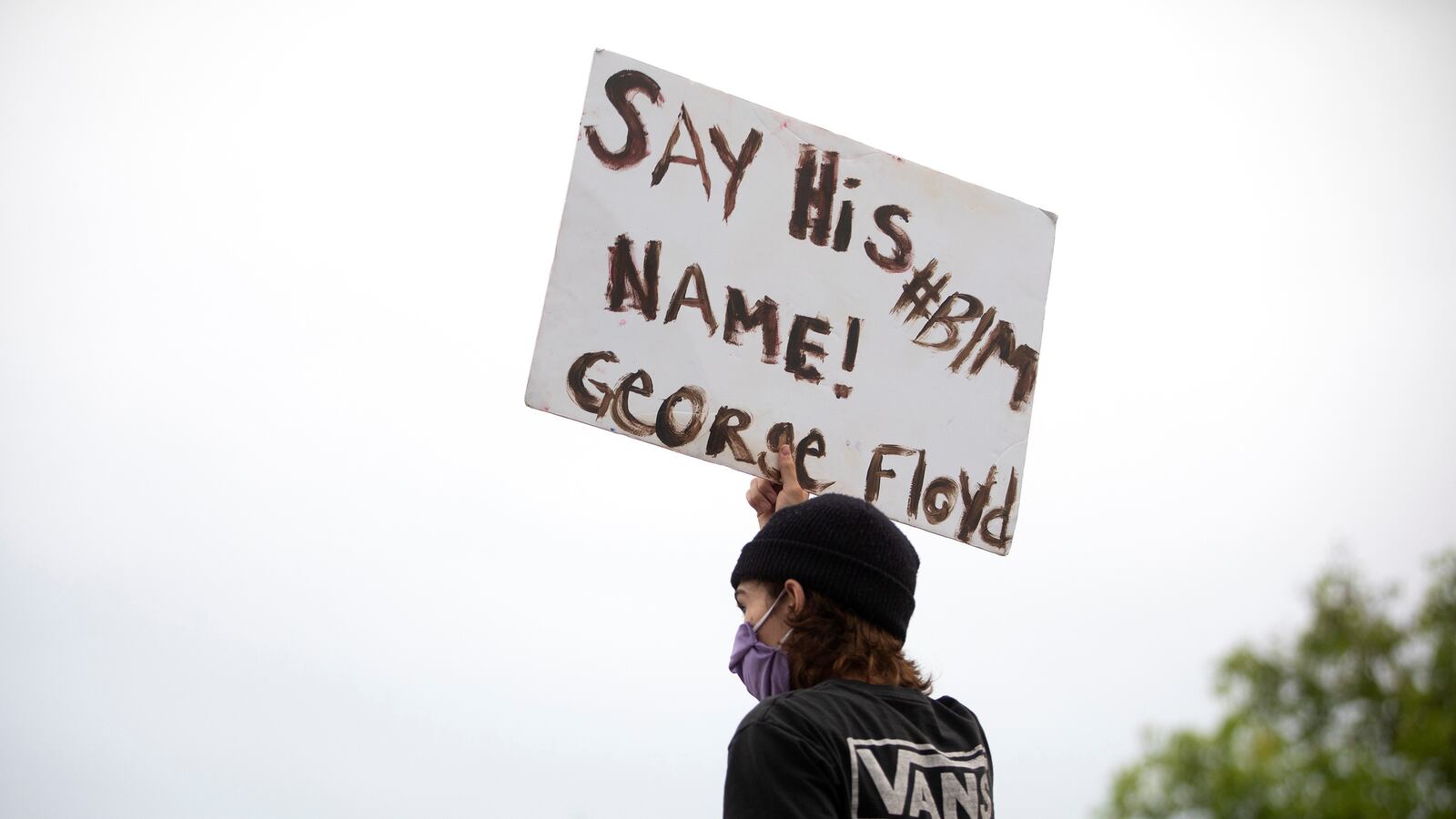 2020-05-31T033545Z_1574679356_RC2FZG9ZWC3V_RTRMADP_3_MINNEAPOLIS-POLICE-PROTESTS_r187se