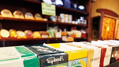 cheats/2009/10/27/fda-fights-indonesian-smokes/clove-cigarettes_imqvao