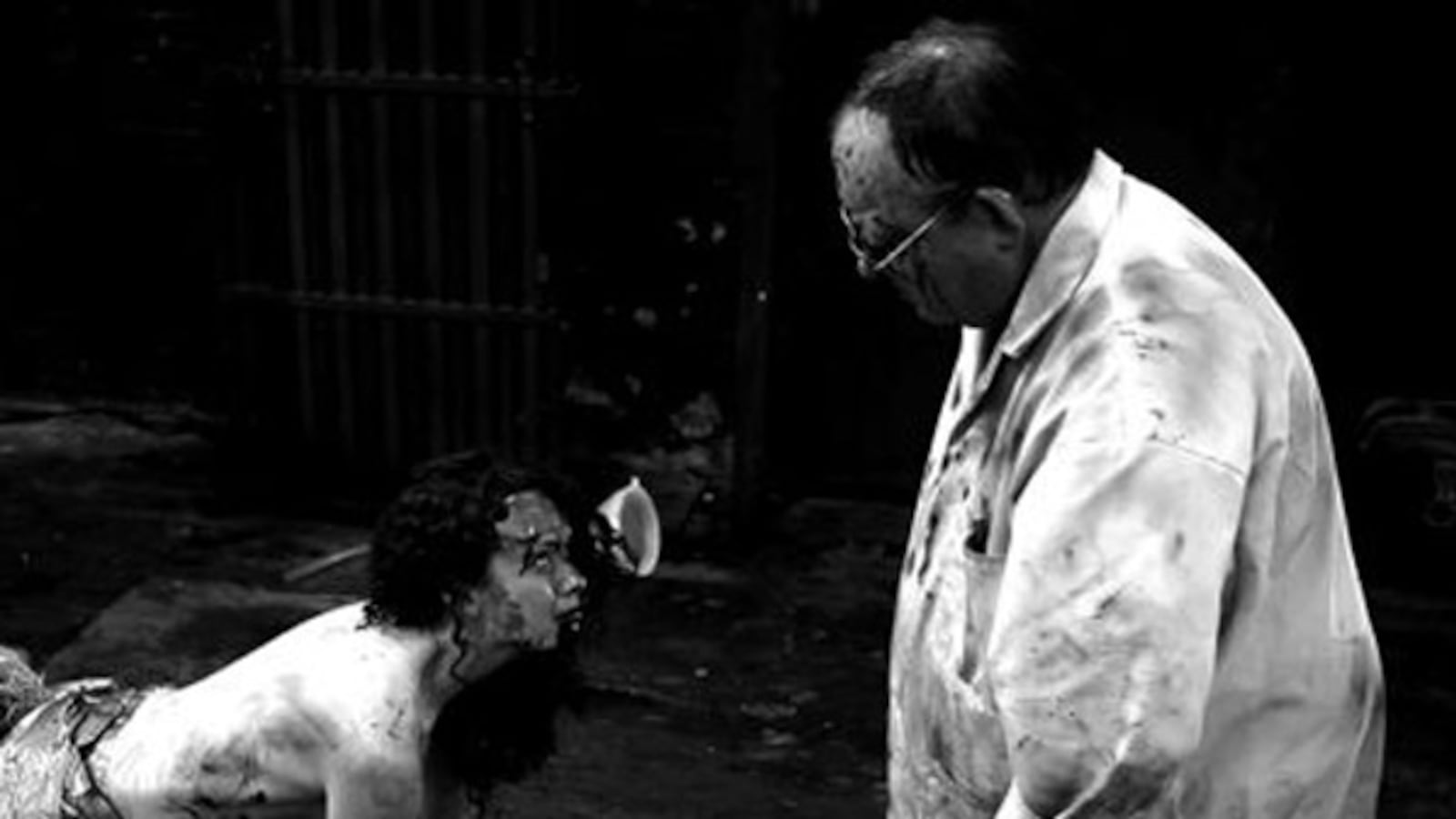 articles/2011/10/03/the-human-centipede-2-tom-six-laurence-harvey-on-grossest-film-of-2011/human-centipede-2-stern_z1ltwj