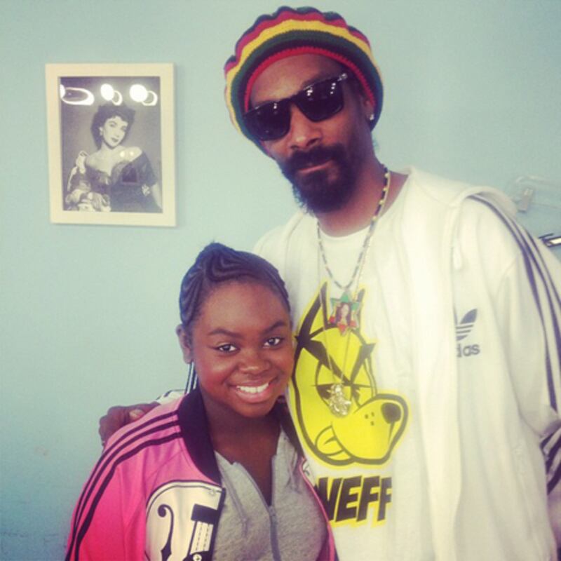 galleries/2012/04/08/taylor-swift-snoop-dogg-more-celebrity-twitter-pictures-photos/snoop-dogg-celebrity-twitter-photos_ov2aai