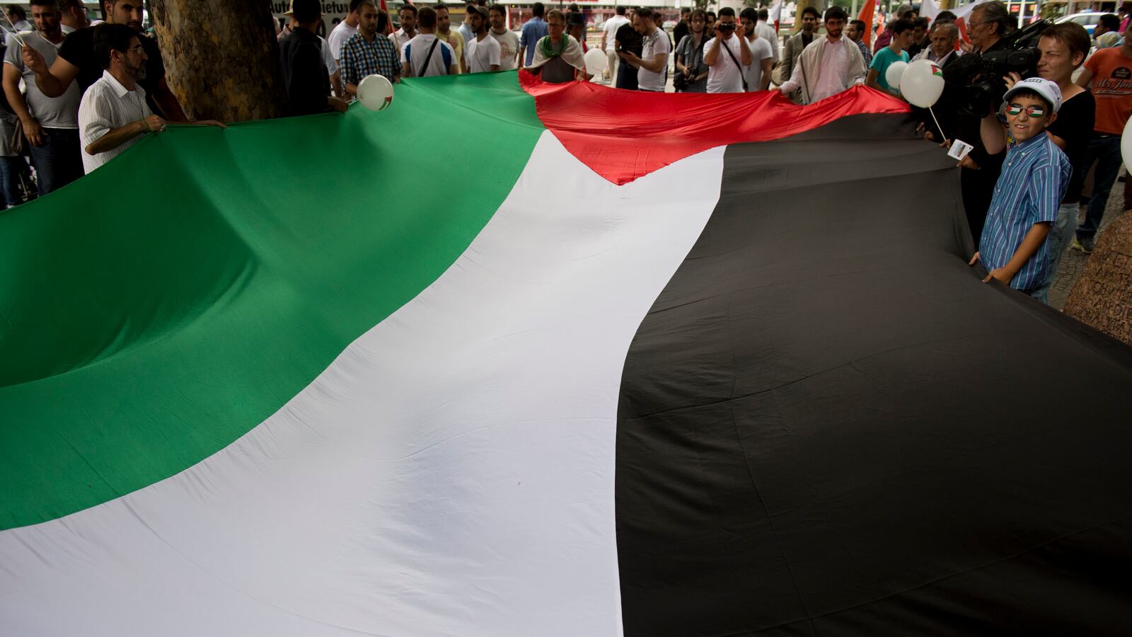 articles/2013/08/15/hazineh-calls-for-the-murder-of-jews-and-the-mainstream-press-stays-silent/al-quds-day-openz_mwavge