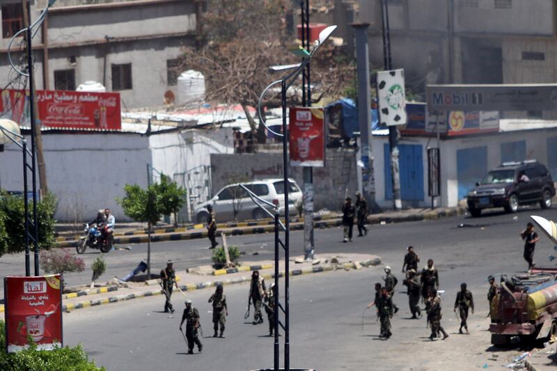 galleries/2015/03/26/rubble-and-grief-on-the-ground-in-yemen/150326-yemen-airstikes8_ten8of