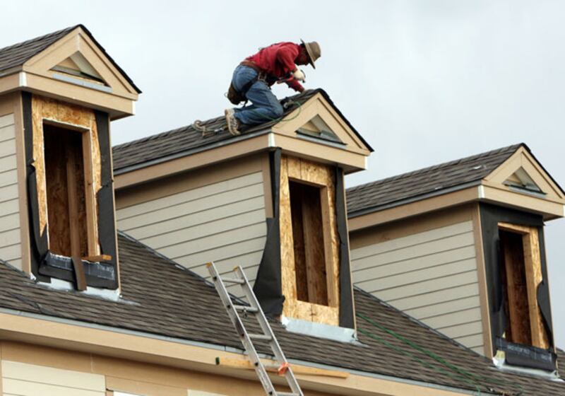 galleries/2010/04/07/dangerous-jobs/dangerous-joroofers_iu9z5o