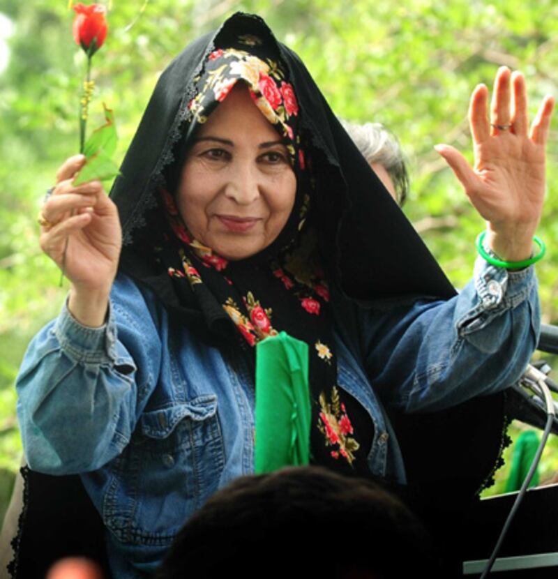 galleries/2009/06/21/iran-s-revolutionary-women/iranian-women-8_zdikih