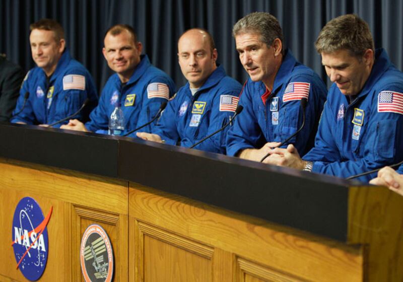 galleries/2010/07/14/everybody-hates-obama/obama-haters---astronauts_uxznkm