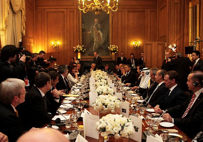 galleries/2009/04/01/the-obamas-first-overseas-trip/obamas-europe-16_ndgqpg