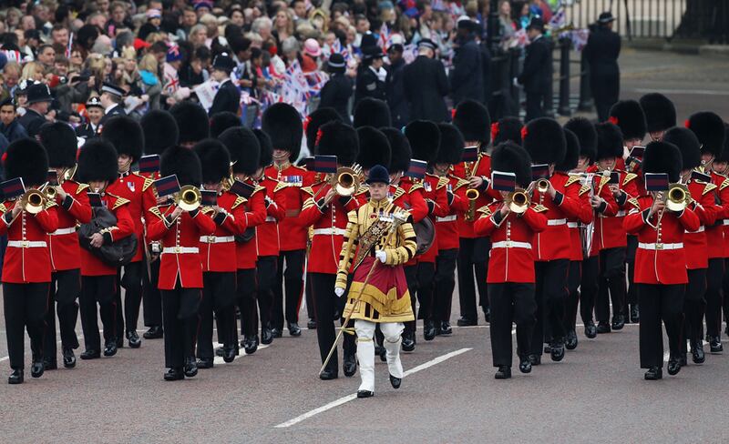 galleries/2011/04/29/royal-wedding-day/royal-wedding-day---guards_o6u45n