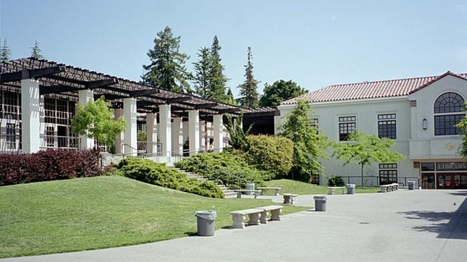 640px-PHS_quad_wq1ejs