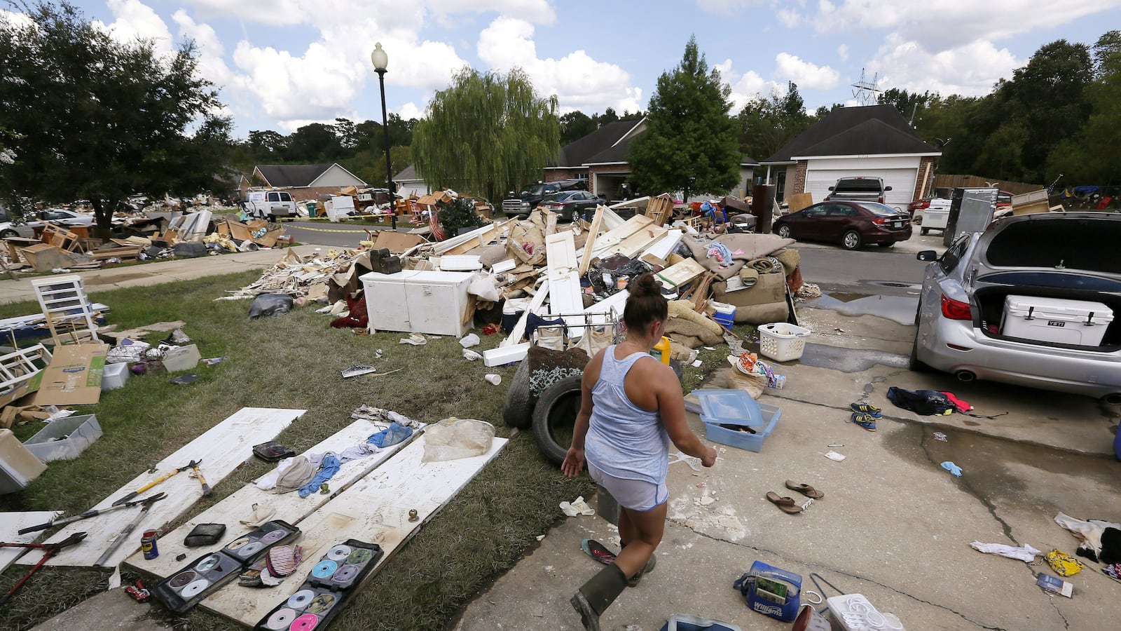 cheats/2016/09/11/louisiana-gov-requests-bailout/160911-louisiana-flood-cheat_pwlwkq