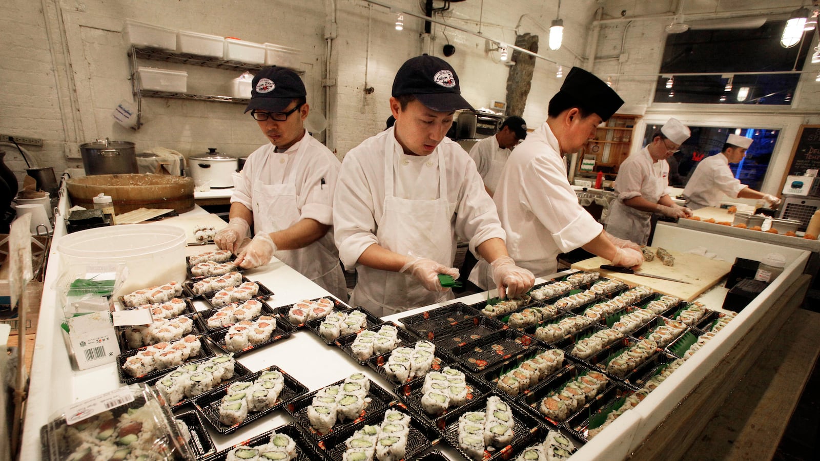 articles/2012/11/06/new-york-s-sushi-business-comes-back-after-hurricane-sandy/nyc-sushi-trade-post-sandy-streib_wwmjd3
