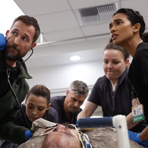 Noah Wyle and the cast of 'The Pitt'