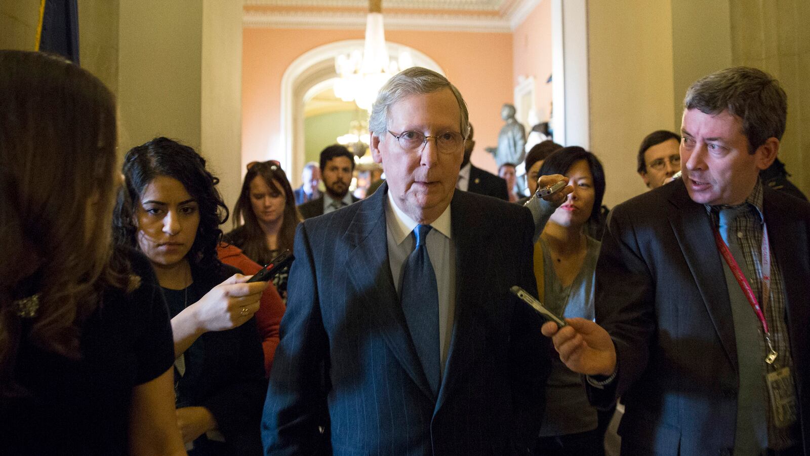 cheats/2013/01/01/biden-mcconnell-negotiated-deal/mcconnell-fiscal-cliff-south_hqp5ip