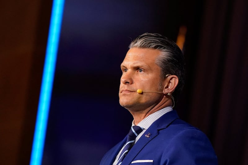 U.S. Secretary of Defense Pete Hegseth pauses while speaking to enlistees after they swear an oath to serve in the U.S. Armed Forces, during an Enlistee Recognition Ceremony at the U.S. Chamber of Commerce in Washington, D.C., U.S. June 4, 2026. REUTERS/Elizabeth Frantz