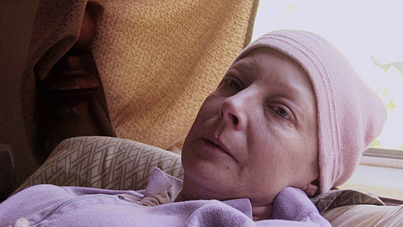 articles/2013/11/01/time-of-death-s-nicole-little-lencioni-dying-is-a-party-of-one/131031-lencioni-time-tease_d954sg