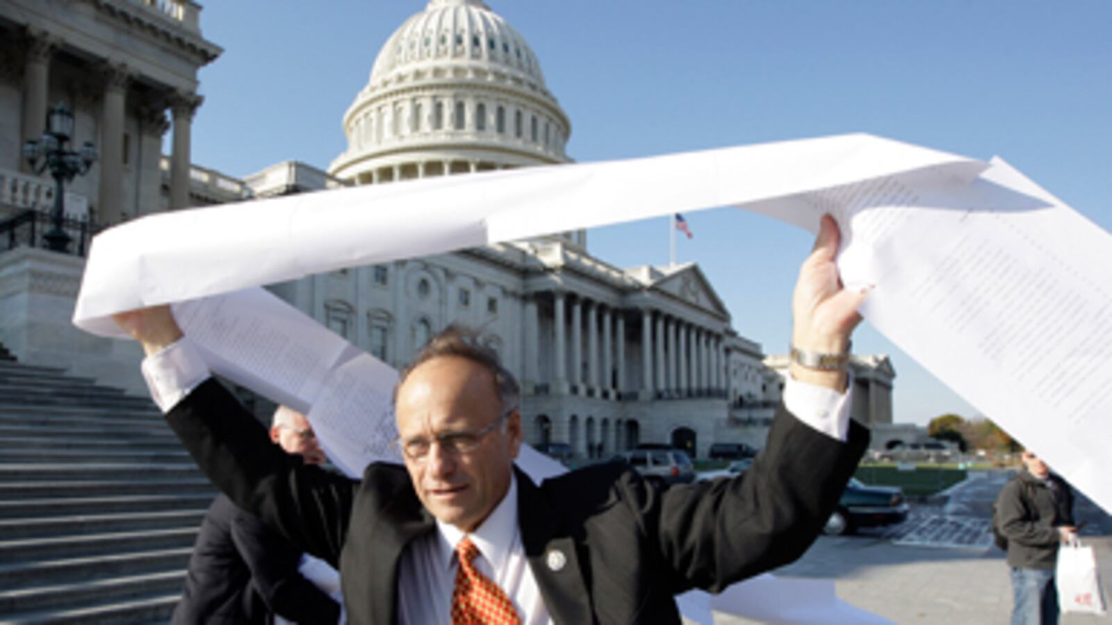 articles/2010/12/15/tea-party-could-sink-obamas-tax-cut-deal-in-the-house/sarlin-tax-deal_147567_chnmjr