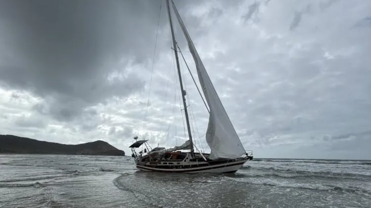 American Sailor Vanishes After His Boat Washes Up on Remote Beach