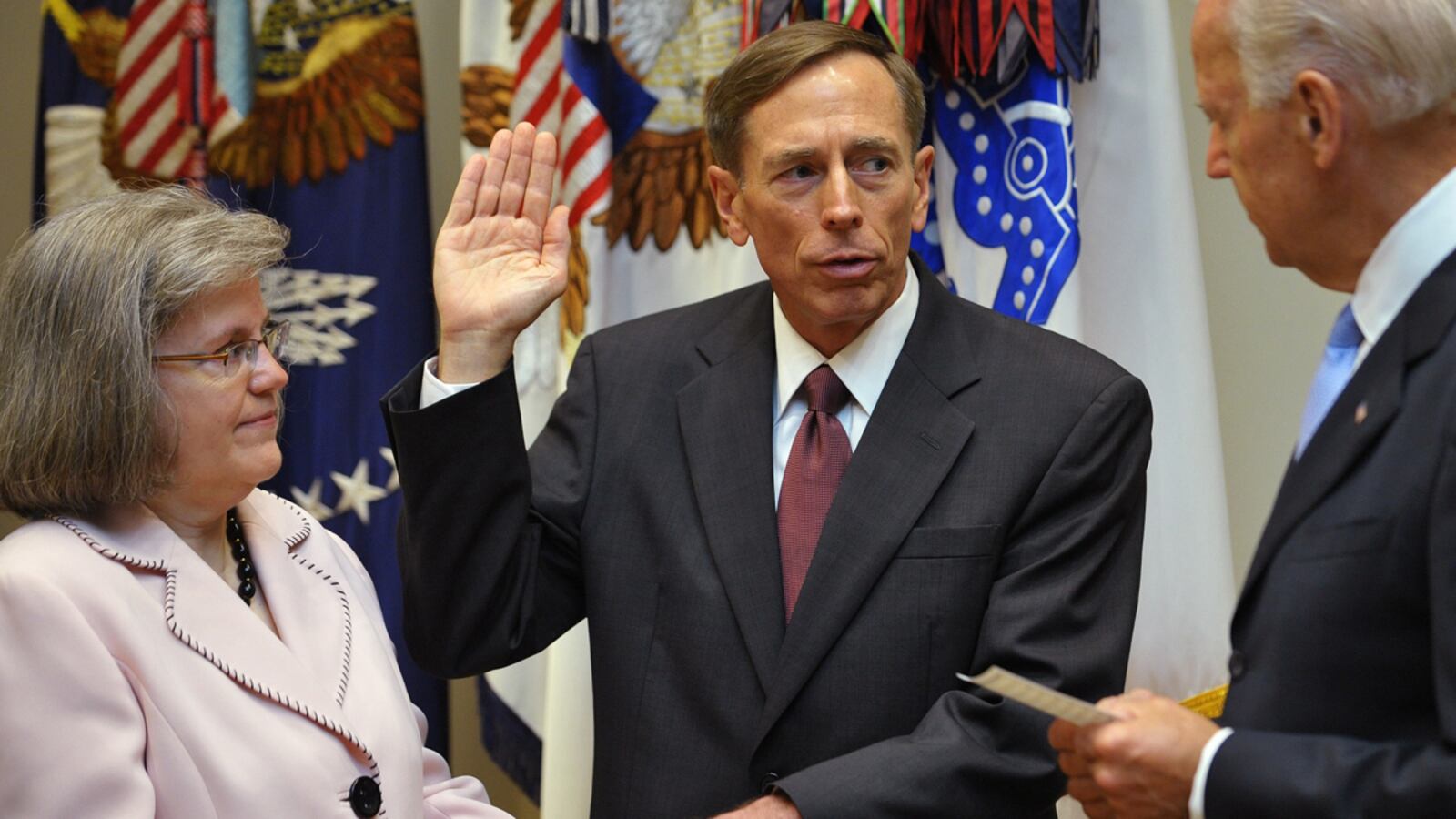 cheats/2012/11/16/cia-launches-internal-petraeus-probe/petraeus-cia-investigation-cheat_yeuqzz