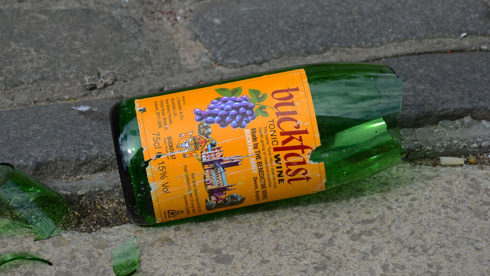 190613-buckle-tease_qhyrwa