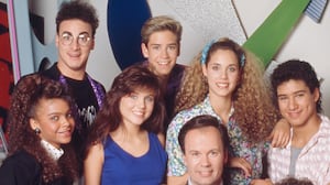 Lark Voorhies as Lisa Turtle, Ed Alonzo as Max, Tiffani Thiessen as Kelly Kapowski, Mark-Paul Gosselaar as Zack Morris, Dennis Haskins as Mr. Richard Belding, Elizabeth Berkley as Jessie Myrtle Spano, Dustin Diamond as Screech Powers, Mario Lopez as A.C. Slate
