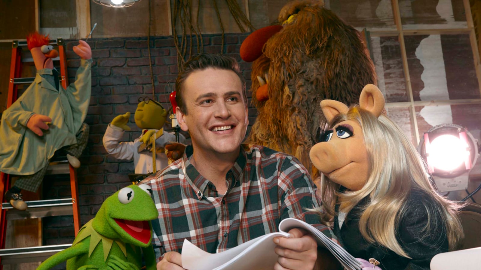 articles/2011/11/23/jason-segel-on-muppets-movie-and-crying-for-kermit-the-frog-video/jason-segel-muppets-setoodeh_alzcjg