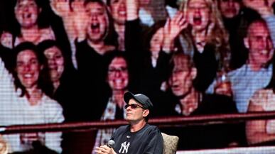 articles/2011/04/09/charlie-sheens-wild-show-in-new-york/bernstein-sheen_172220_xvdvic