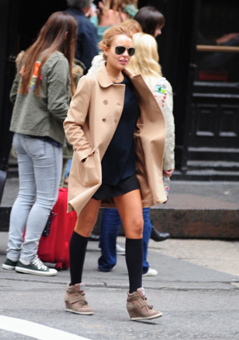 galleries/2012/05/30/elle-fanning-beyonce-more-stars-in-sneaker-wedges-photos/sneaker-wedges-lohan_jnzfp6