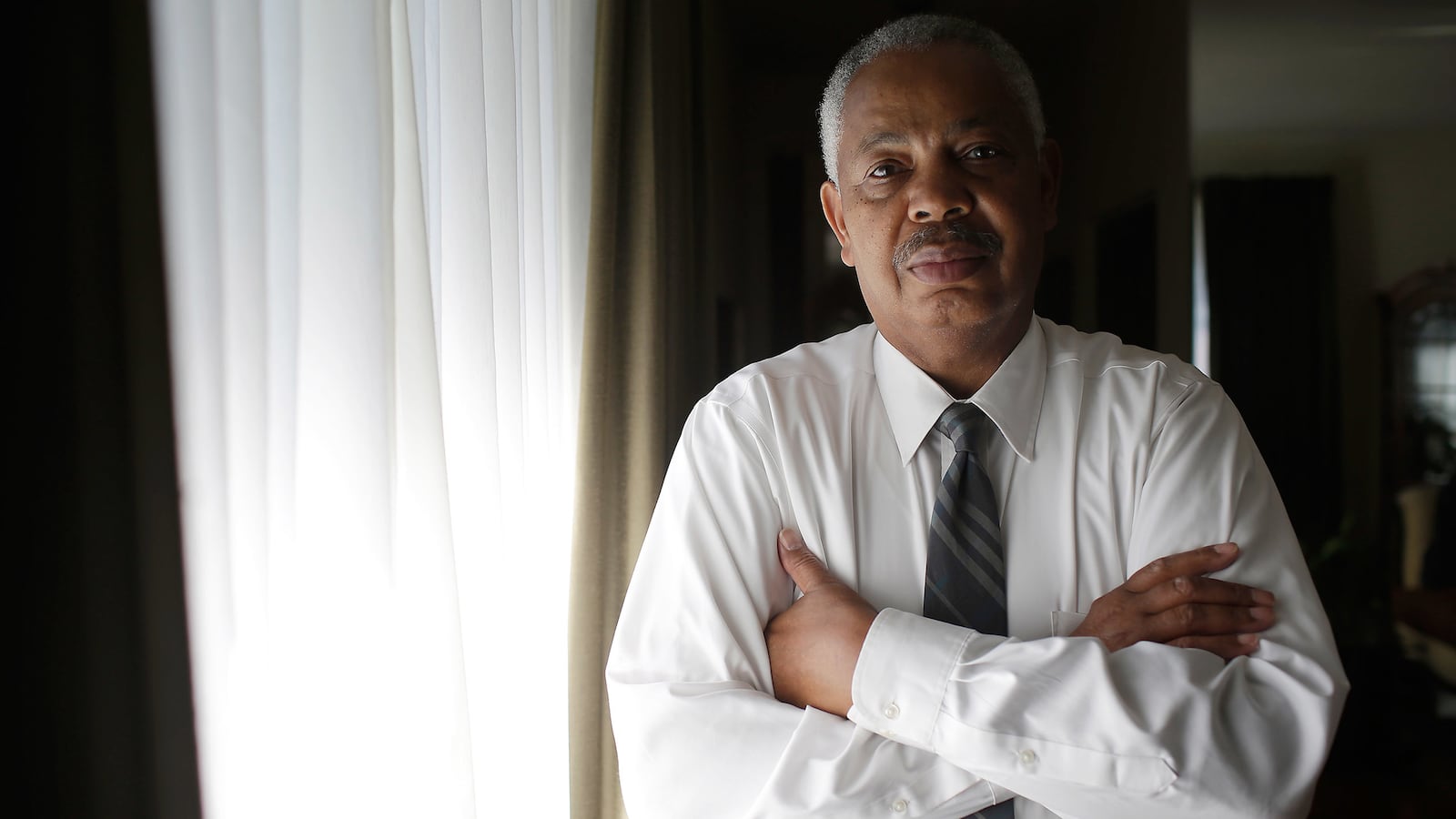 articles/2015/07/21/three-killings-by-chicago-police-covered-up-ex-investigator-alleges/150722-glawe-davis-tease_gdaftb