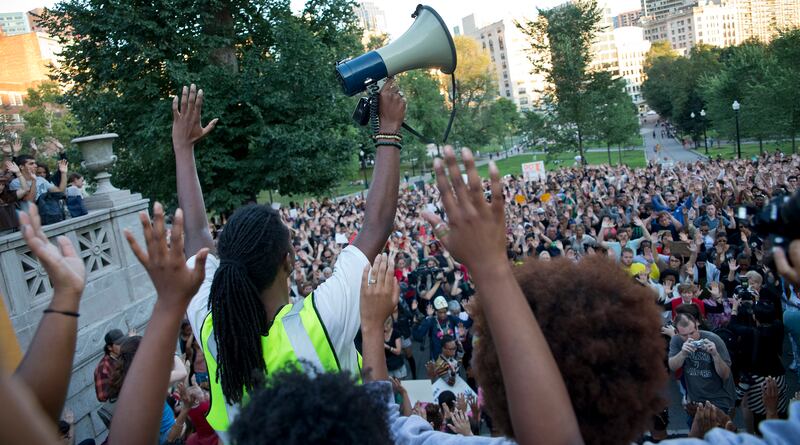 galleries/2014/08/16/beyondferguson-nationwide-protests-demand-justice-for-michael-brown-photos/140815-michael-brown-protests-04_i3ixmu