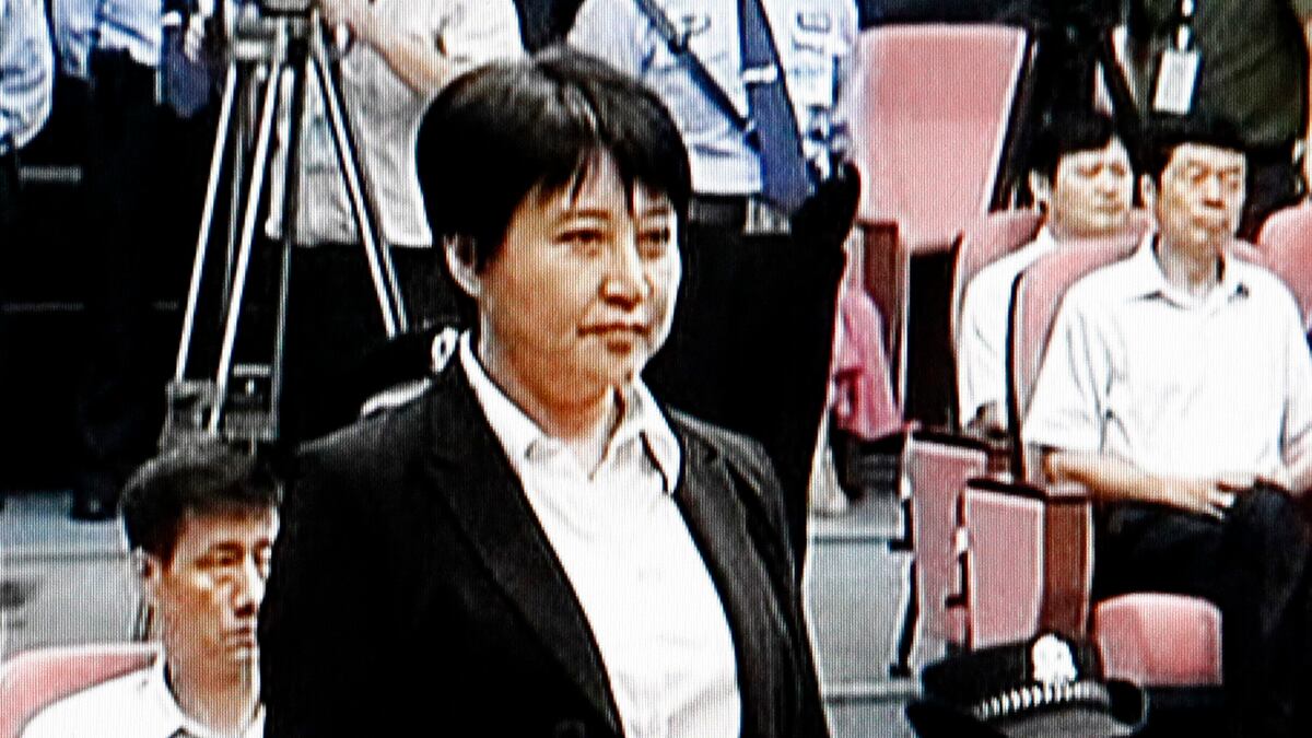 cheats/2012/08/10/chinese-cops-plead-no-contest/gu-kailai-police-trial-cheat_m7l2ah