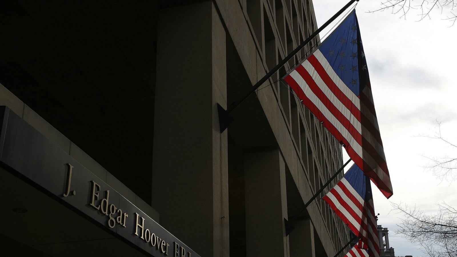 170804-fbi-fake-news-cheat_gxlmtd