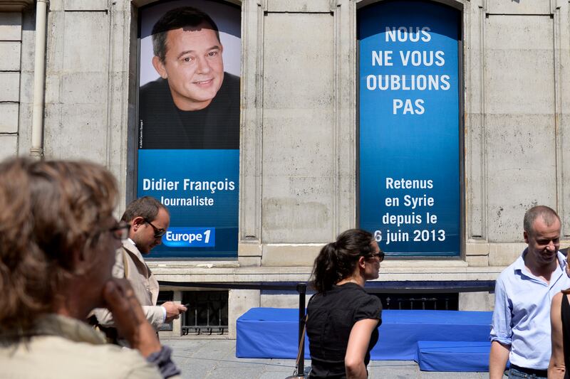 articles/2013/07/17/for-didier-fran-ois/130717-didier-francois-bhl-tease_cm8avr