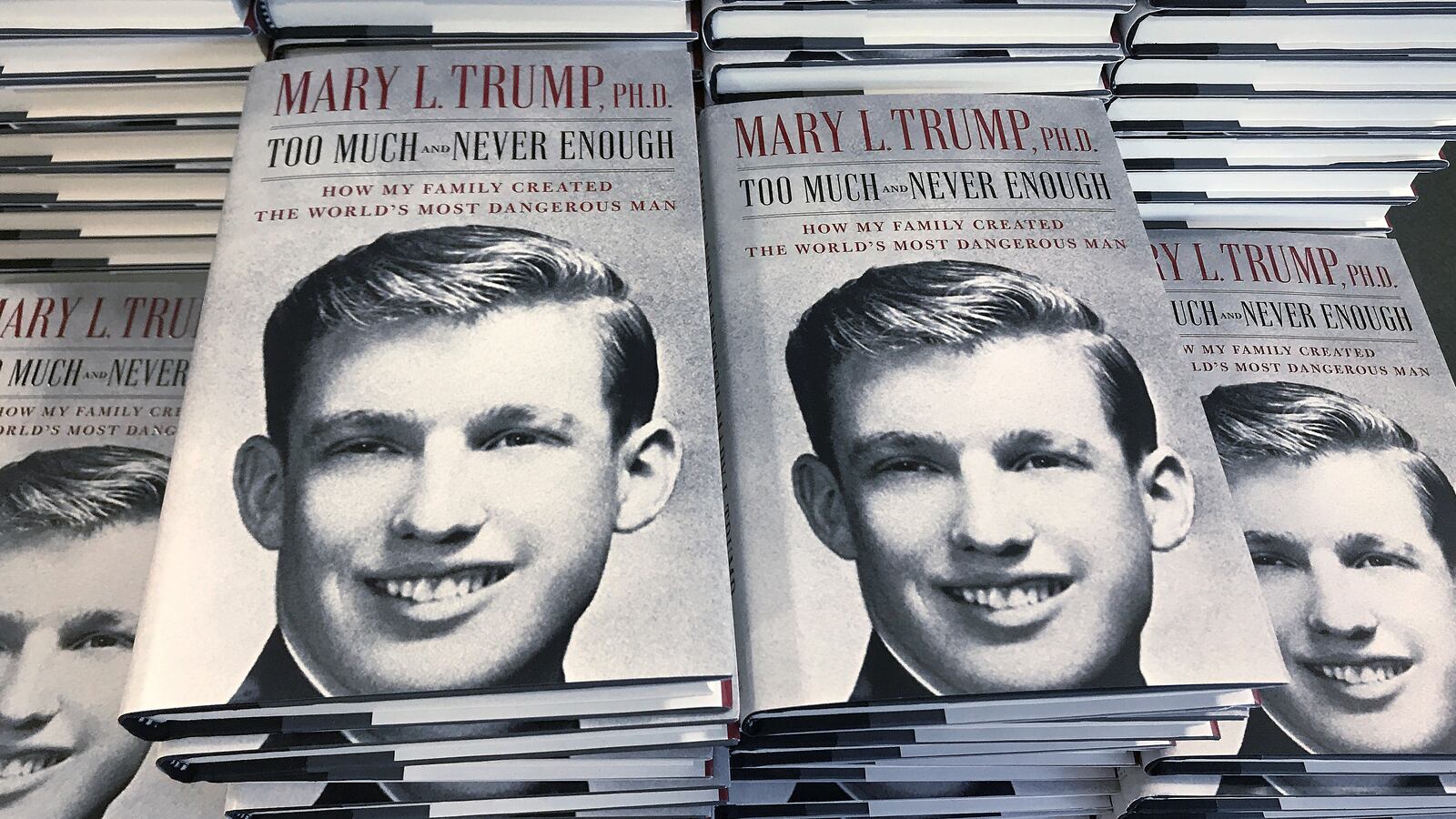 2020-07-14T162157Z_438512778_RC24TH9H97RT_RTRMADP_3_USA-TRUMP-MARY-TRUMP-BOOK_fddo04