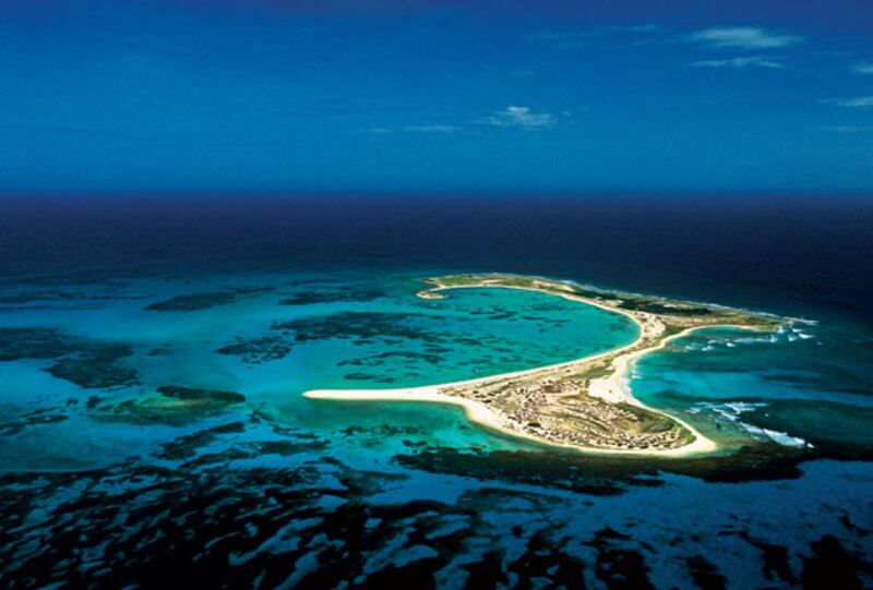 galleries/2010/07/14/island-escapes/100-island-book---island-1_ovrldr