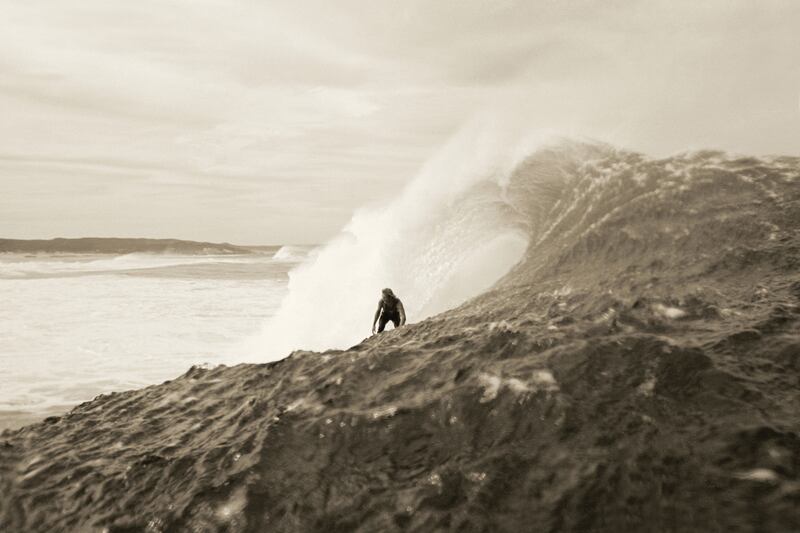 galleries/2013/04/05/a-look-at-a-golden-age-surfing-s-revolutionary-1960s-and-70s-photos/009-gal-surfing-golden-age_zoukse
