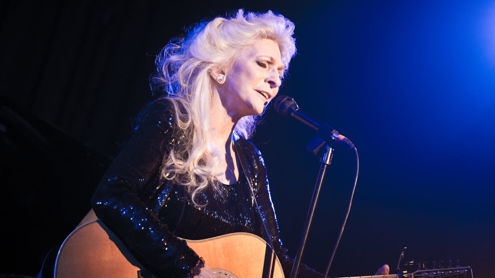 articles/2011/12/03/judy-collins-new-book-suicide-alcoholism-nude-photos-and-more/judy-collins-memoir-finder_z4ylf8