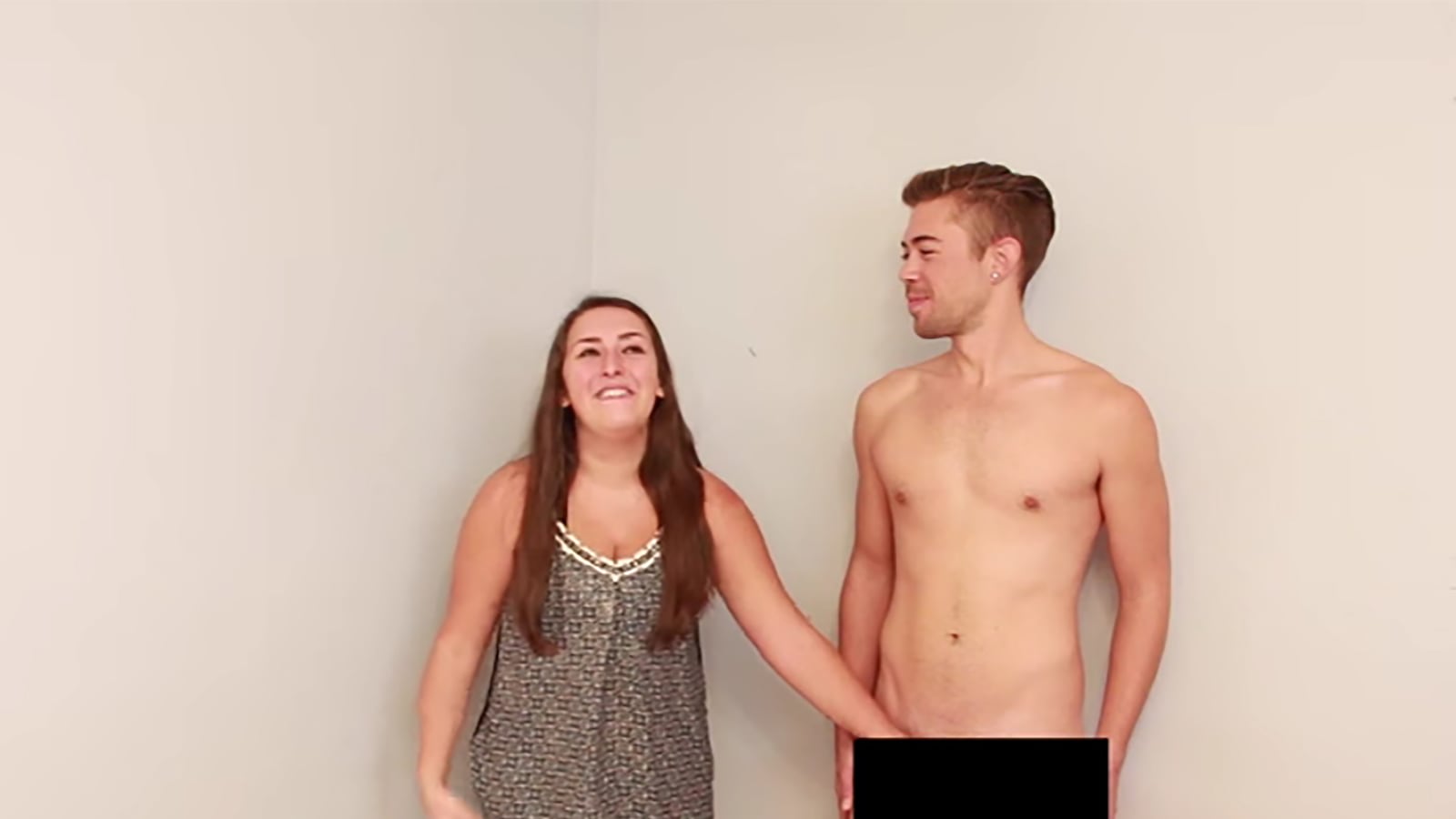 articles/2016/01/05/who-thought-this-lesbian-viral-video-was-a-good-idea/160104-allen-lesbians-tease_snuu7u